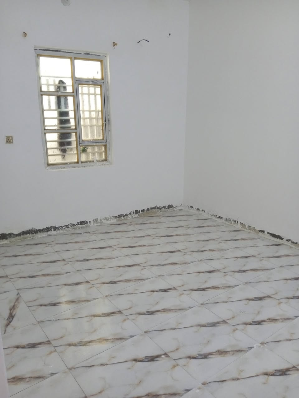 بيت للايجار. منطقة الشوفه. 
المساحه 200 بيت كلش نظيف. ومرتب. وجديد

  البيت بناء بلوك شمالي  البيت جاهز. كلش. ومامسكون 

  ديوانيه وصاله. ومطبخ وغرفتين . وصحيات 

 وحمام داخلي. البيت كل نقص مابي. جاهز علئ اخر حبايه 

   سعر الايجار. مالته. 250.  قفل.  متوفر ماطور تانكي. گيزر

  للاستفسار مراسلتي. وتدللون.


**إذا كنت صاحب هذا الإعلان وتريد حذفه لأي سبب، رجاءا أرسل رسالة إلى الدعم الفني**