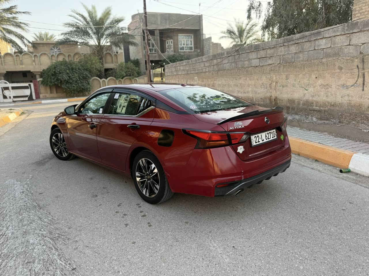 🚗 للبيع نيسان ألتيما SR  2020 🚗
فول مواصفات عدى الفتحه 

وارد أمريكي / رقم اربيل  بأسمي شرط التحويل  رقم الدولي الجديد هزه وفحص  كله جديد
محرك مكفول 🔧 / كير مكفول
تخم تايرات جديد مبدل قبل أسبوعين
باتري جديد
صدر ع الوكاله كامل 
ضربتها جاملغ خلفي كلش بسيط يعني قطعه وحده صبغ بجم كبس صفاح موس مكفوله من الشخط والبارد بدون ارباك ماشيه 56 mi واكو سونار   (باقي السيارة وكالة)
مواصفات السيارة: SR فول الفول عده السلايد 
محرك 2.5 لتر / 4 سلندر اقتصادي وقوي
شاشة لمس وسطية 8 إنج مع بلوتوث و USB وكار بلي 
بجم لكزز لد نهاري 
سستم كامل سبورت رياضي 
كاميرا رجوع خلفية 
كشن جلد + كهرباء 
بصمه تشغل وبصمه ابواب
مثبت سرعه 
شفتات بل ستيرن 
رادار امامي وخلفي وجانبي 
توقف ذاتي وخروج ع المسار 
نظام أمان حديث (ABS / Airbags)
تصميم أنيق ورياضي بلون الكرزي 🍒🍒 
سيارة كاملة مكملة تجي تفحص وتشوف بعينك كعدتها حلوه وسيارة ما تصرف عليها كلشي سعر 142 وبيهه مجال بسيط 
مكان السياره ديالى بعقوبه   
***********
