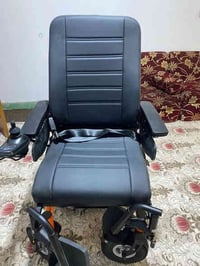 كرسي متحرك • دبل بطارية • يتحمل ١٥٠كغ