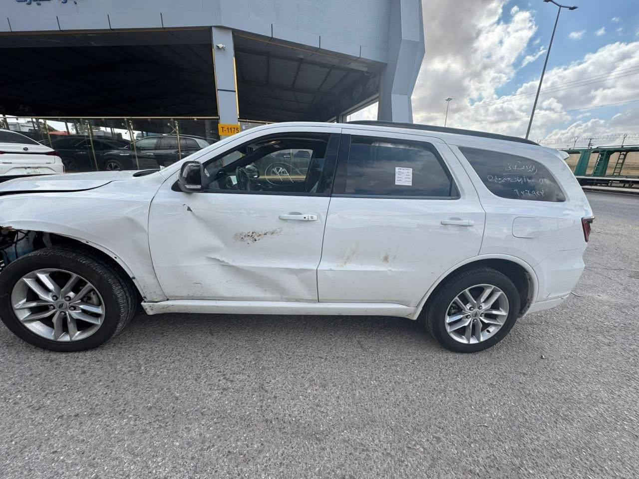 دوج دورنكو 2023 فول Gt بلاص
معروفه مواصفاته فول الفول 

 الحادث خفيف موضح بلصور 

اللون ابيض

ماشيه 55 mi 

محرك 6 سلندر سعة 3.6 لتر 

تحديد مسار  كشنات تدفئه تبريد امامي خلفي 

تثبيت سرعة ومسافة امان 

توقف ذاتي للامان

مساعد باركنك 

حساسات امامي خلفي وجانبي 

كاميرا خلفية دوارة

ليدات نهاري

اضاءة ليد امامي خلفي 

بصمة ابواب 

سلايد روف 

كشنات رياضية تدفئة 

ميموري كشنات 

ستيرن رياضي وبي تدفئة

شاشة كبيرة كار بلي

ماسحات اتوتو مطرية

رادار جانبي نقطة عمياء

تبريد ٣قطع 

السيارة حداديه تايرات ادامه كامله جاهزه 

مكان السيارة بغداد 

السعر 310 وبيه مجال للشراي 

للاستفسار ***********
