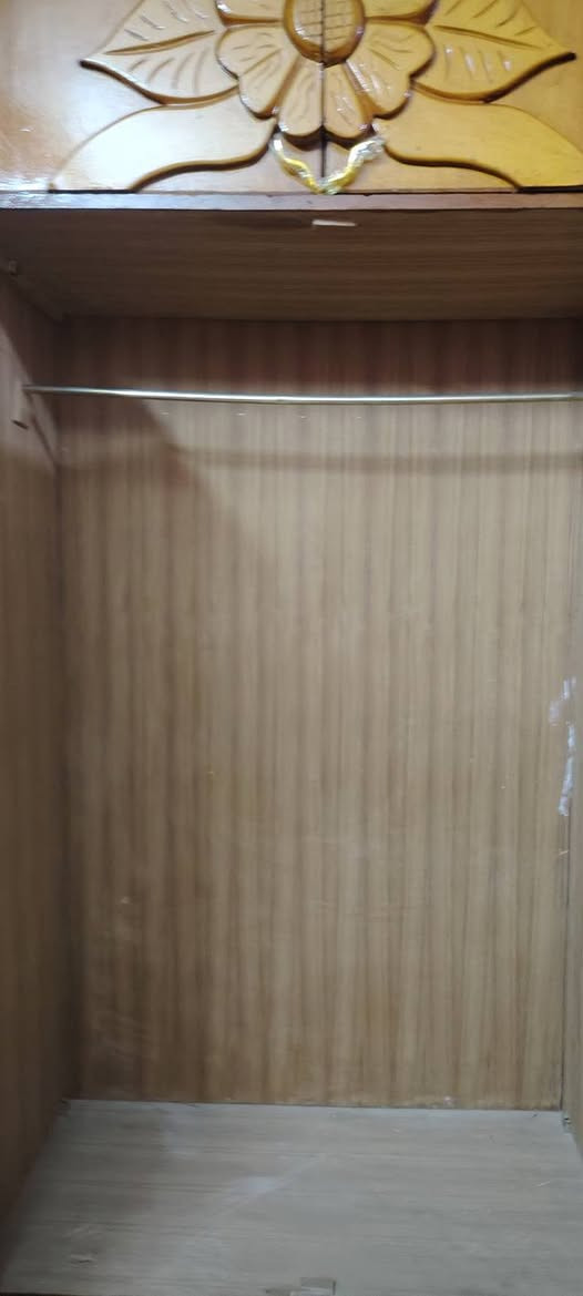 غرفه صاج عراقي نضيفه ٦ابواب ملحق السعر 500 بيه مجال قليل السكن الحسينيه الراشديه بغداد بوجد توصيل بل اجره التواصل على الرقم *********** الضهر جرجوبه
