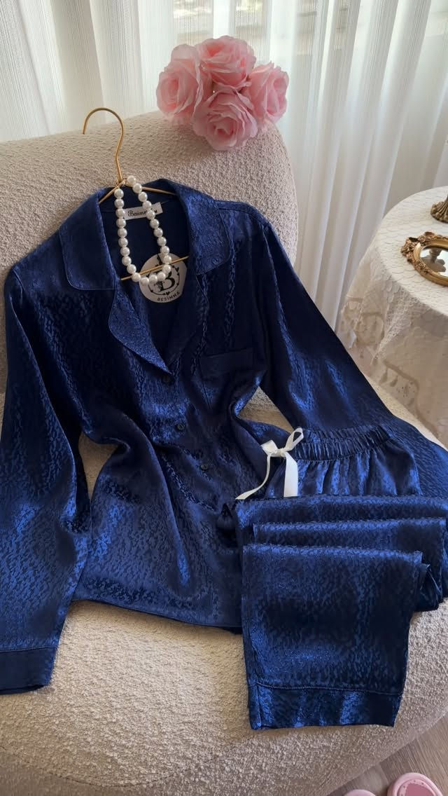 ⁨	⁨	⁨	⁨	⁨	⁨	⁨	⁨	⁨	⁨	⁨	⁨	بجامه قماش جاكار ردن طويله
السعر/٣٨
القياسات/m. L. xl. xxl قالب راهي‼️⁩⁩⁩⁩⁩⁩⁩⁩⁩⁩⁩⁩⁩


**إذا كنت صاحب هذا الإعلان وتريد حذفه لأي سبب، رجاءا أرسل رسالة إلى الدعم الفني**