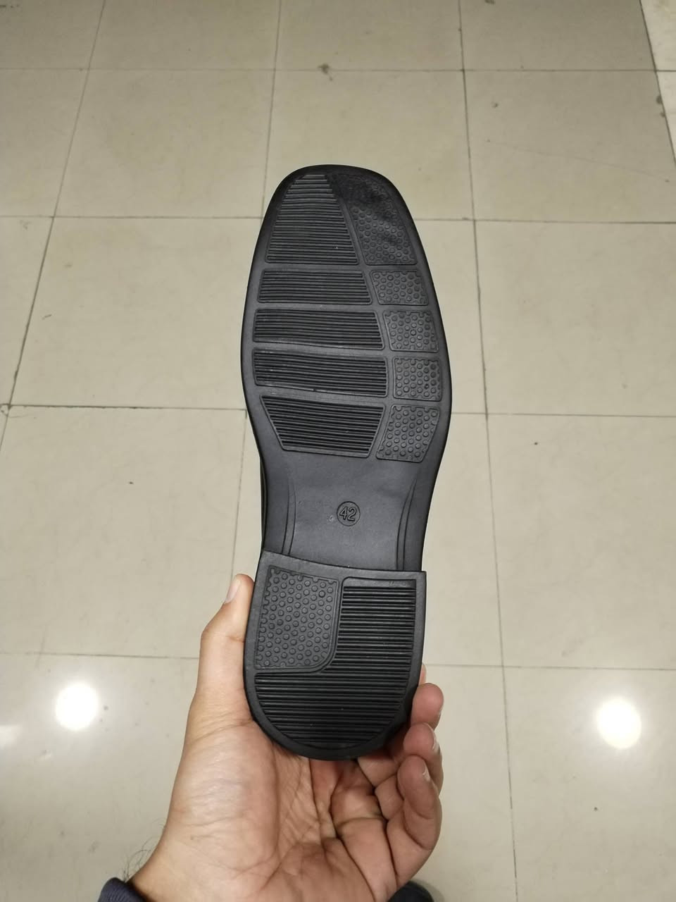 فلات طبي ماركة فيولي
أصلي وكالة اورجنال 
بالة اوربي نظافة 💯 أخو الجديد 
قياس 42 طول القدم 26 ونص 
ريشة فول طبي جوكر كجول ورسمي 
للحجز على خاص 
أو مراسلة واتساب ***********
توصيل لكل محافظات العراق
