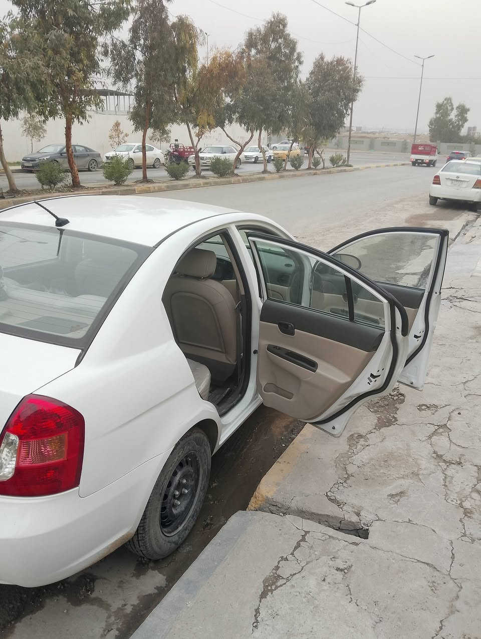 اسلامه عليكم اكسن للبيع 
موديل 2009 هزه جديده 
بيها صبغ بل باب الخلف اقل من نصف باب 
محرك 14محرك بي بدايت رخاوه 
سياره مال جنيه حيل نضيفه 
السعر 93$او بيها مجال التواصل
***********
***********
