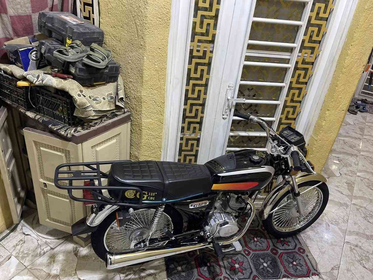 ‏سلام عليكم عندي دراجة تايكر موديل 2025 صار 6اشهر من طالعه من الوكيل  ‏سعر 700 بها مجال حك الجيه  الاستفسار *********** ￼
