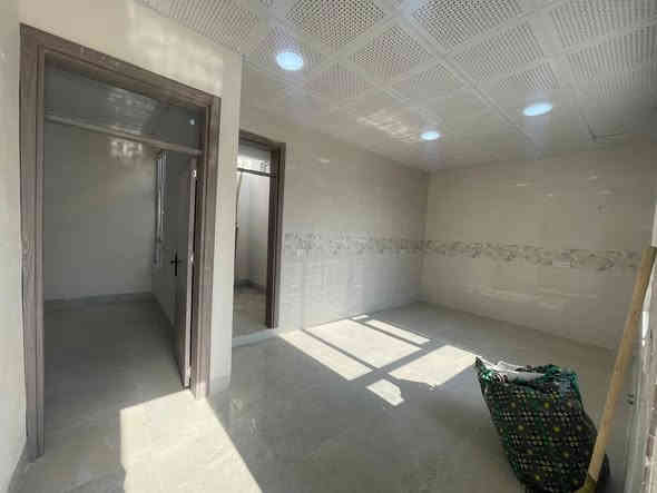 السلام عليكم 
دار للايجار١٠٠ متر مستقل 
واحد حزيران قرب جامع الصفا 
يتكون من غرفة نوم واستقبال و صحيات و مطبخ 
ايجاره ٢٠٠
للاستفسار 
***********
***********
