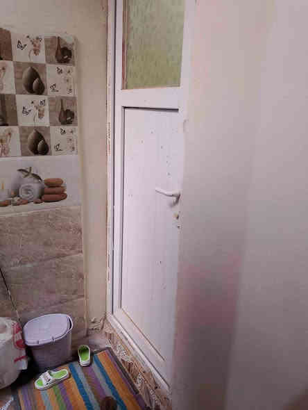 دار للبيع كركوك واحد حزيران قرب حصو رمل  100متر طول قاط واحد ويه بيتونه واجها البيت فول سراميك مطبخ استقبال وغرفه نوم وصحيات سعر 56 بي مجال ***********
