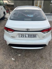 سياره كورلا للبيع موديل 2022 لون ابيض بانزين فئة السيارة (D4T) فول موا...