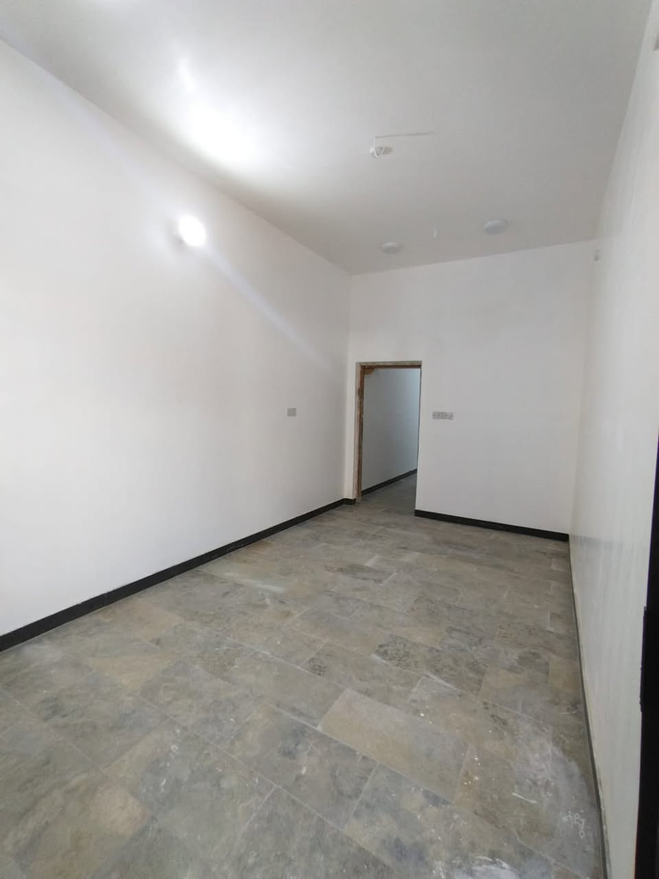 بيت للبيع 100 متر طابو صرف

بداية حي ميسان قطاع 15 .. عرض الشارع  10 

ثالث بيت عن الشارع العام الرئيسي ، موقع جداً ممتاز

بناء جديد 2026 درجة اولى … بناء صب كونكريت 

يحتوي على طابق ونص

الاول / غرفة وصالة واستقبال ومطبخ ومكشوفة
وصحيات داخلية وخارجية وطارمة

الثاني / غرفة وصالة وصحيات

#السعر 165 مع المجال

للاستفسار *********** مكتب القلعة بحي ميسان
