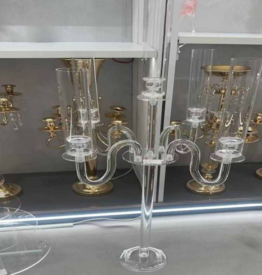 متوفر شمعدانات اكرلك جمله ومفرد للاستفسار *********** ويوجد خدمة توصيل
