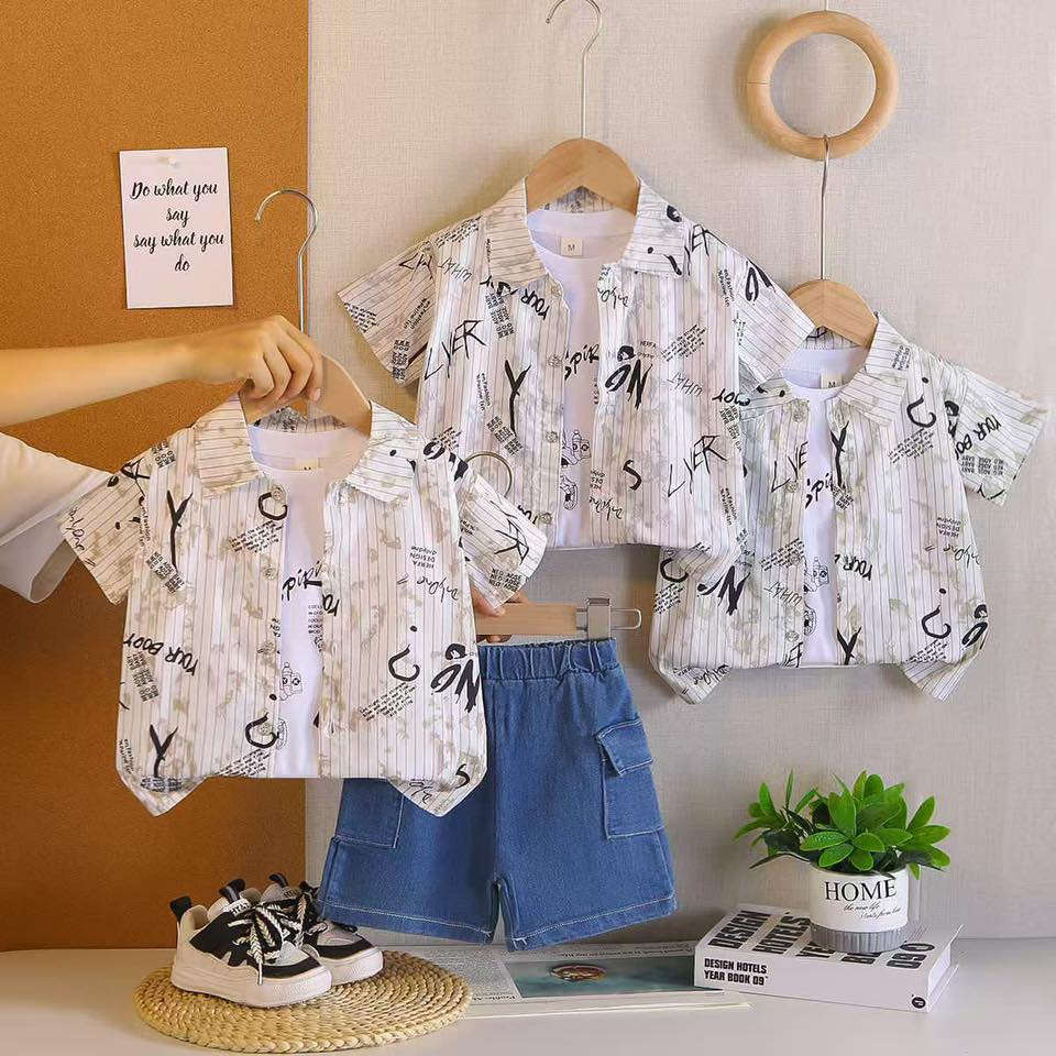 القاط الاوربي البيبي 
3 قطع صناعة صيني
برمودة كابوي 
بدي كمونية قطن 
قميص نص ردن 
يلبس اعمار 
من 1 سنة 
الى 4 سنة 
سعر 66 الف 
جملة القطع
5500 
توصيل 6 الف
للحجز ***********
