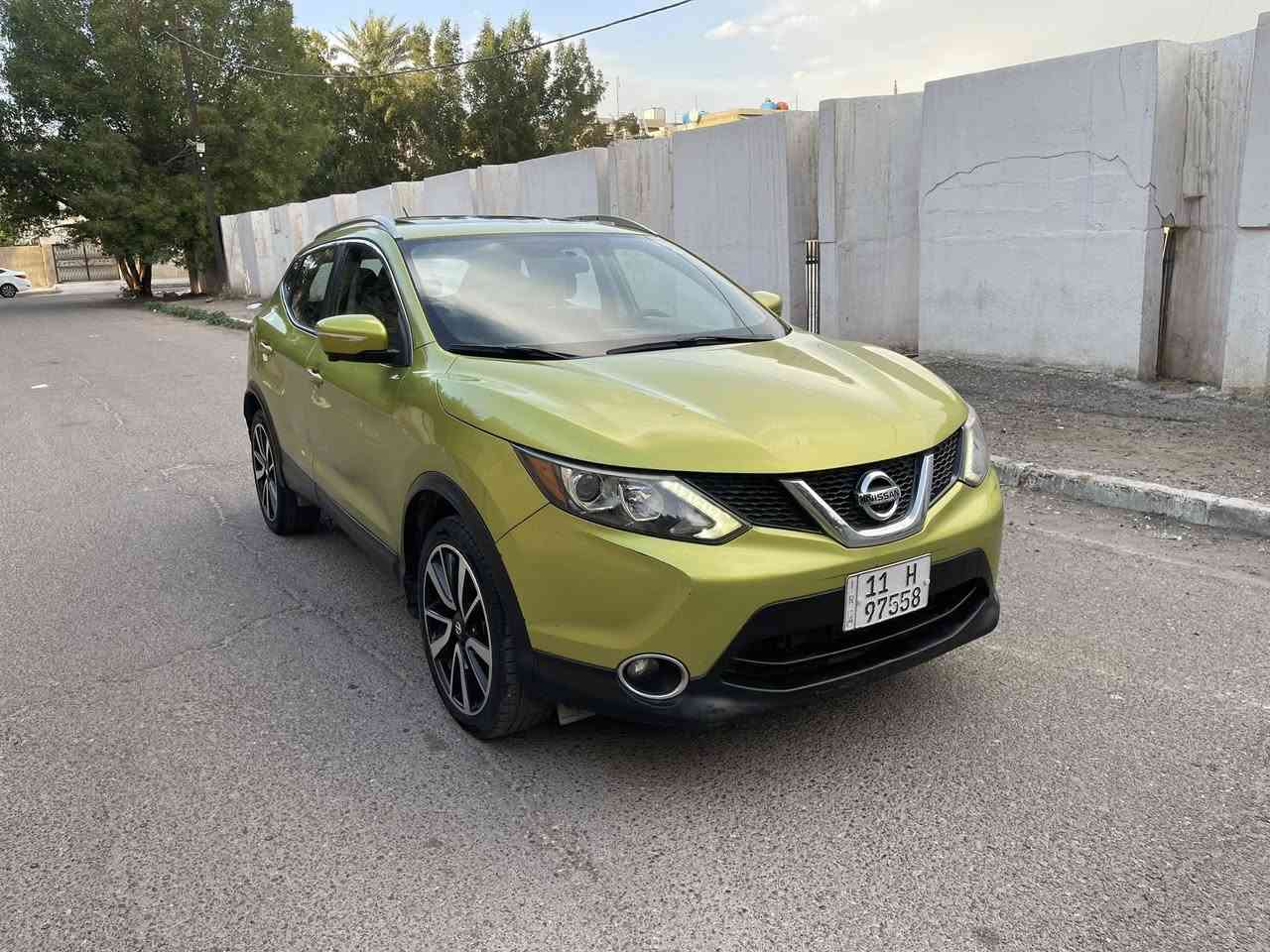 نيسان روج سبورت 2017 رقم بغداد
فول مواصفات
سلايت
اربع كامرات (بلادي) 
بصمه تشغيل+ بصمة ابواب + تشغيل عن بعد
تدفئة كشنات + تدفئة مقود
فورويل + مود درايف
لد امامي + عدسات + بروجكتر
شاير بالمري
فول تحكم ستيرن
بلوتوث + AUX+ USB
كشنات جلد + مخمل
تبريد بيانو + قطعتين امامي خلفي + مناخ منفصل
ويل كب حجم 18
محرك ٤سلندر ٢٥٠٠
السياره مكفولة كفاله عامة عده شويه صبغ بجنطه اثر شخط ومكانين بارد فقط
مكان السيارة الاعضمية
السعر(148)
***********
