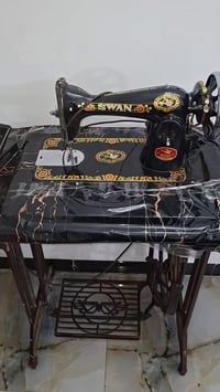 مكينة خياطة للبيع نظيفة ومداخلة تصليح ابد سعر 100 وبيها مجال العنوان ا...