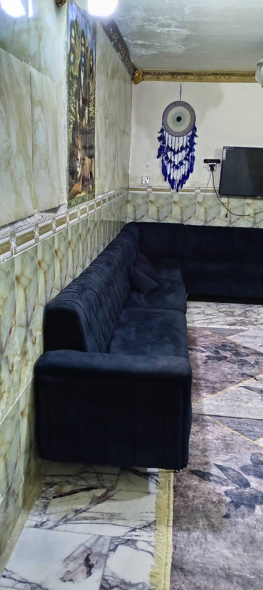 ديوان مقعد 10مستعجل ع بيعته بسبب ضيق المكان ***********
