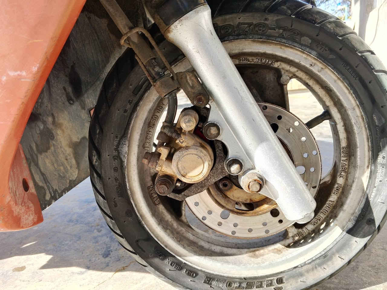 للبيع📌
✅دراجة دولفين 🐬🛵
  
✅السرعة: 140
✅المحرك نشط او ناعم. 
✅ كهربائيات كلهه شغالة 
. دبل اشارة
. لايت ابيظ اصفر
✅ ابريك امامي خلفي الامامي نظام دسك. 
🗺العنوان: الدولي السريع قرب الجسر السابع 
طريق الحصوة. 

السعر: 300 الف 💵 
التلفون: ***********
