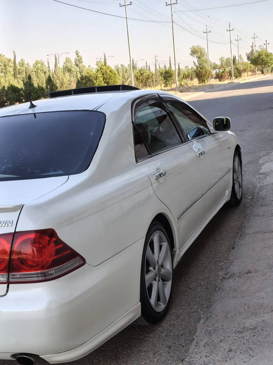 بەناوی خوای گەورەو میهرەبان شاهینە 2005تەنها موس ئاڵتونی بازاڕ بچوک بە بچوک سەیارەکە ماڵی خۆمە سەیارەی مەعرەز نیە تازە سیرڤسی عام کراوە تاعم پێشی کامل گۆڕاوە ڕۆنی هایدرۆلیک و مەکینە تازە گۆڕاوە دوڕۆژە پۆلیش کراوە شەش پلاکی بیلادی خراوەتە سەر فیت پەمپی بیلادی خراوەتە سەر سەیارەکە هەموو گیانی بەشەرت کەڤەر گۆڕاو دەعمی بەشەرت تەنها شوێن موسەکانی بۆیاغە  تابلۆو بارکۆدی وەرگیراوە هەرکەسێک بوبەخاوەنی ئەم سەیارەیە بەزەمان ئەیکەمە ناوی خۆیەوە نرخ$68 مەجالێکی برایانە شوێن .چەمچەماڵ ژمارە..*********** واتسئاپ شی لەسەرە لەسەر ئیزنی ئەدمینی بەرێز
