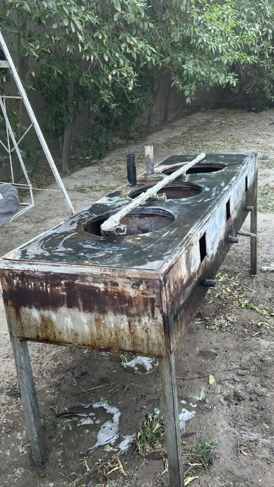 اغراض كافتريه للبيع 

1-شاشه عدد 2 وحده بيه 12بورد وثانيه 30بورد وعندي صوره الها من تشتغل
طباخ 3عيون مال تكلاه
مجمد 
كريل بركل
طوس .بلانكوات
براد 
مكاني حله 
***********
