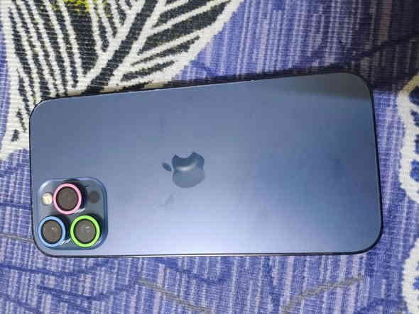 اي فون 12برو ماكس للبيع ذاكرة 256 الجهاز نضيف بشرط الحاسبة مبدل شاشة فقط بطارية بلادية 71 السعر 350الف قفل ***********
