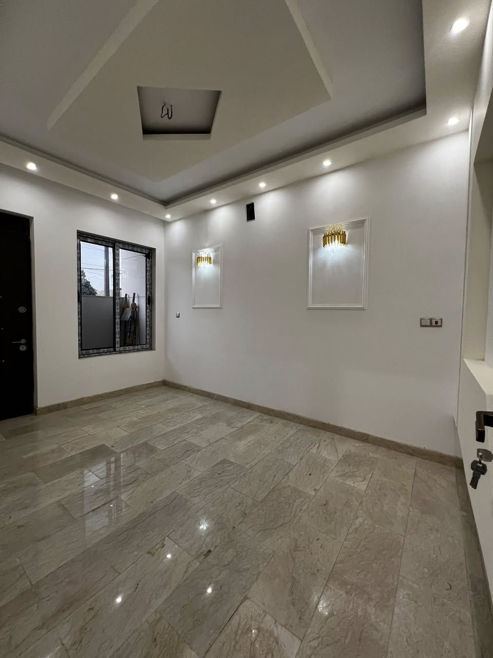 🏡 مشتمل للبيع – حي البنوك / شارع باريس 📏المساحة: 90 متر
📏 الواجهة:6.40
📏 النزال: 14 متر
🛣 الشارع: عريض 15 متر
🛏 عدد الغرف: 3غرف نوم سويت
🏗 البناء: فول حديث
    واجهه وأرضيه مرمر

📍 الموقع: مميز جداً – حي البنوك / شارع باريس

📞 للاستفسار والمعاينة:
مراجعة مكتب الهدف للعقار
📍 حي البنوك – شارع الكنيسة – بأتجاه جسر البنوك مجاور مكوى ريحانه
  ************
