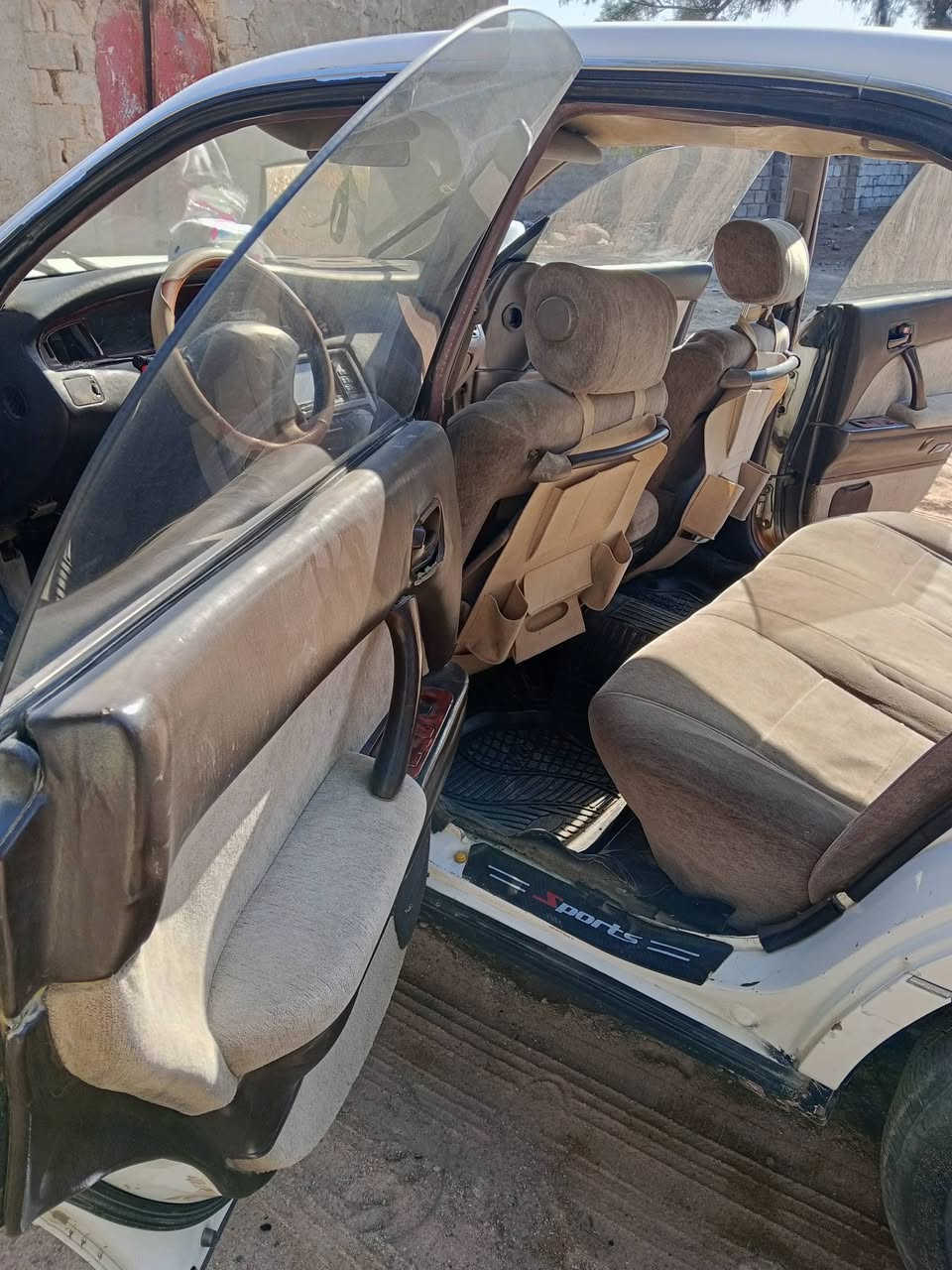 بطه متصل رقم
انگليزي نجف بسمي مداور ثاني يوم 
تبريد شغال 
گير محرك خير من الله 
تخم تاير جديد 
مكوفله من نقل الجثه 
والگص 
السعر 55 وبيه مجال حگ الجيه 

مكان السيارة الكوفة 
رقم الهاتف ***********
