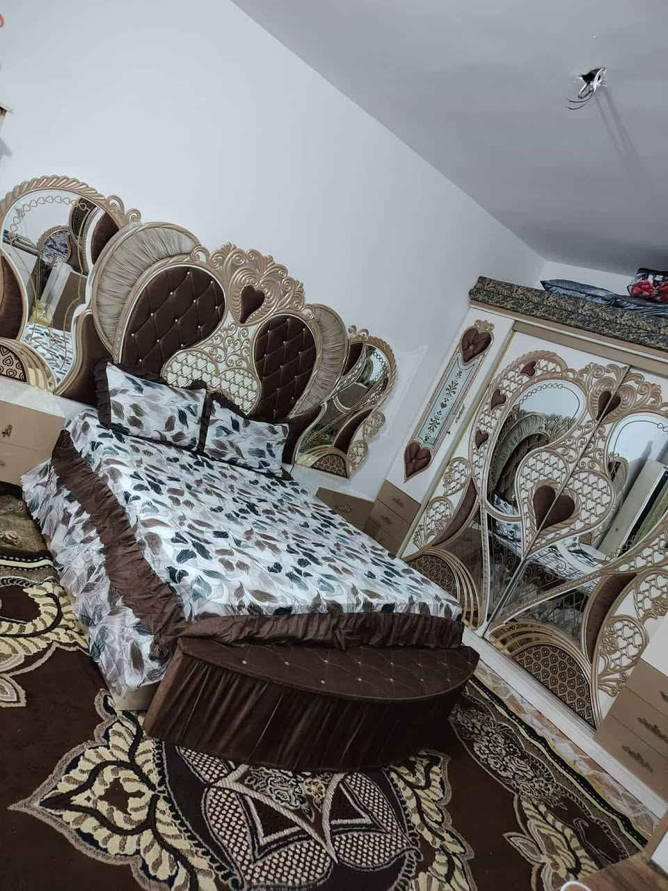 غرفة نوم للبيع نوعيه تركي
السعر : 500
للاستفسار : 
 : *********** : ***********
