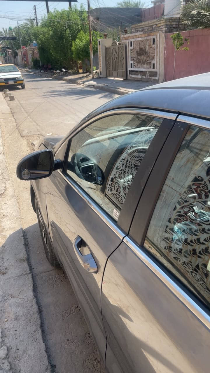 سلام عليكم
سبورتج 19 ماشيا 177 امريكيه حادثها جاملغ بس لون  سلفر 
سيارة جاهزه من كلشي سعرها 153 مكاني بغداد الشعب 
*********** سجاد
