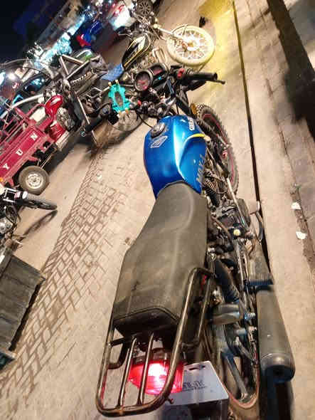 السلام عليكم سونك وان موديل 2023 دراجه نضيفه يرادلها ترتيبات بسيطه اوراق موجوده دراجه نكره هندر نقص فقط سلف سعرها 500وبيها مجال مكاني بغداد حي الجهاد ‏‪***********‬‏
