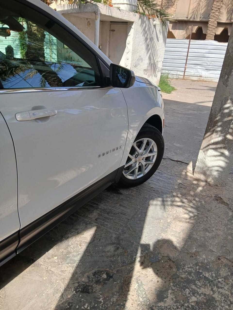 سلام عليكم لسيارة شوفر كوينكس موديل 23مابيهة حادث بس لدعامية ولباقي كفالة موصفات معروفة بدون صبغ ولا تبديل والة شخوط ماشية 55الف مكان بغداد لتاجي ***********بي وساب اذا اكو مراوس او ابيع تروفوس عادي سعر 190 بيهة مجال
