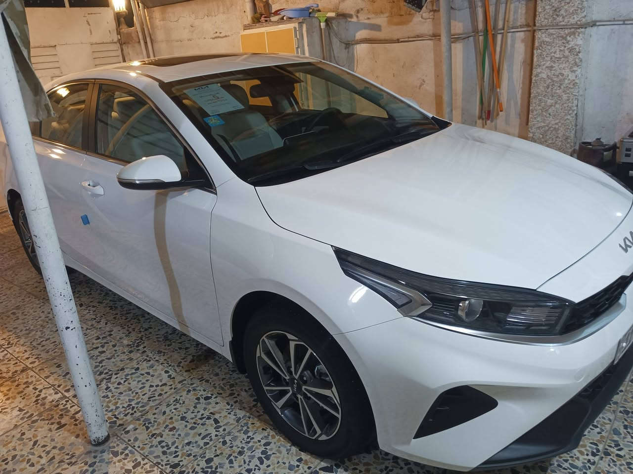 السلام عليكم سيراتو 24 محرك 2000 ماشية 14500 مواصفات المجموعة الدولية فتحة وحساس خلفي وتبريد قطعتين المواصفات المعروفة السعر 193
***********
