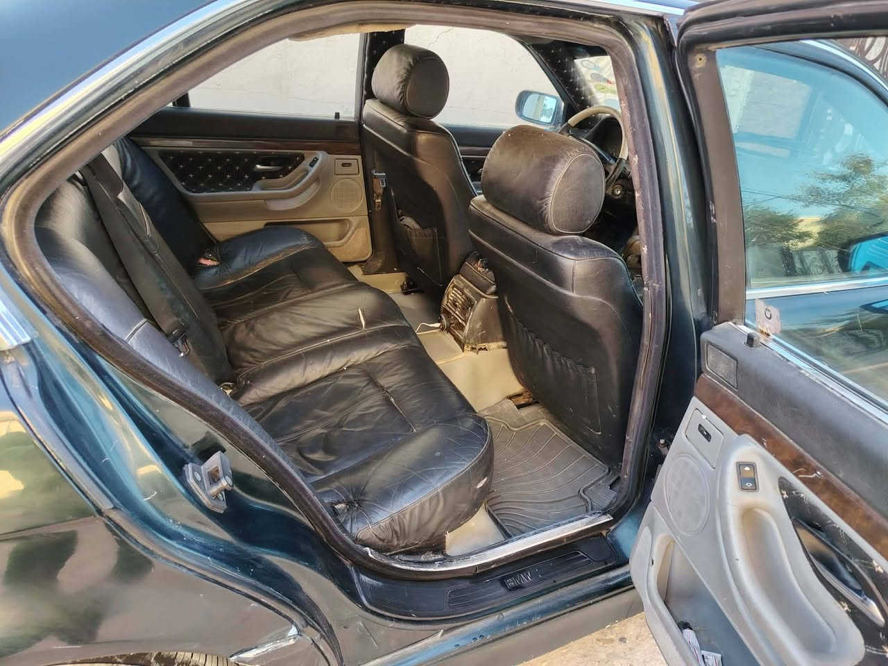 سلام عليكم بي ام خفاش 740 موديل 95 للبيع كير اوتماتيك رقم بغداد تحويل مباشر السعر 69$ بيه مجال للاستفسار ***********
