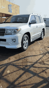 سلام عليكم لاندكروزر 2012 مكفوله من صبغ فقط ٣ تبديل بلاد يعني بدون صبغ ماشيه ٢٠٠ سعر ٢٩٠ وبيه مجال *********** مكان بغداد بسمايه
