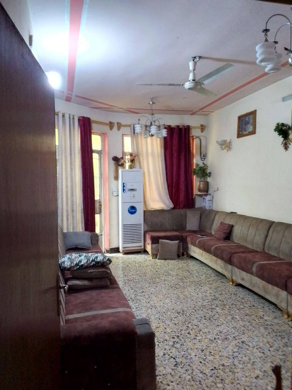 سلام عليكم للبيع ١٥٠ متر سعر ٢٧٠ بي مجال  مكاني شعب شارع صحل خلف مطعم محمد الكردي *********** واتساب
