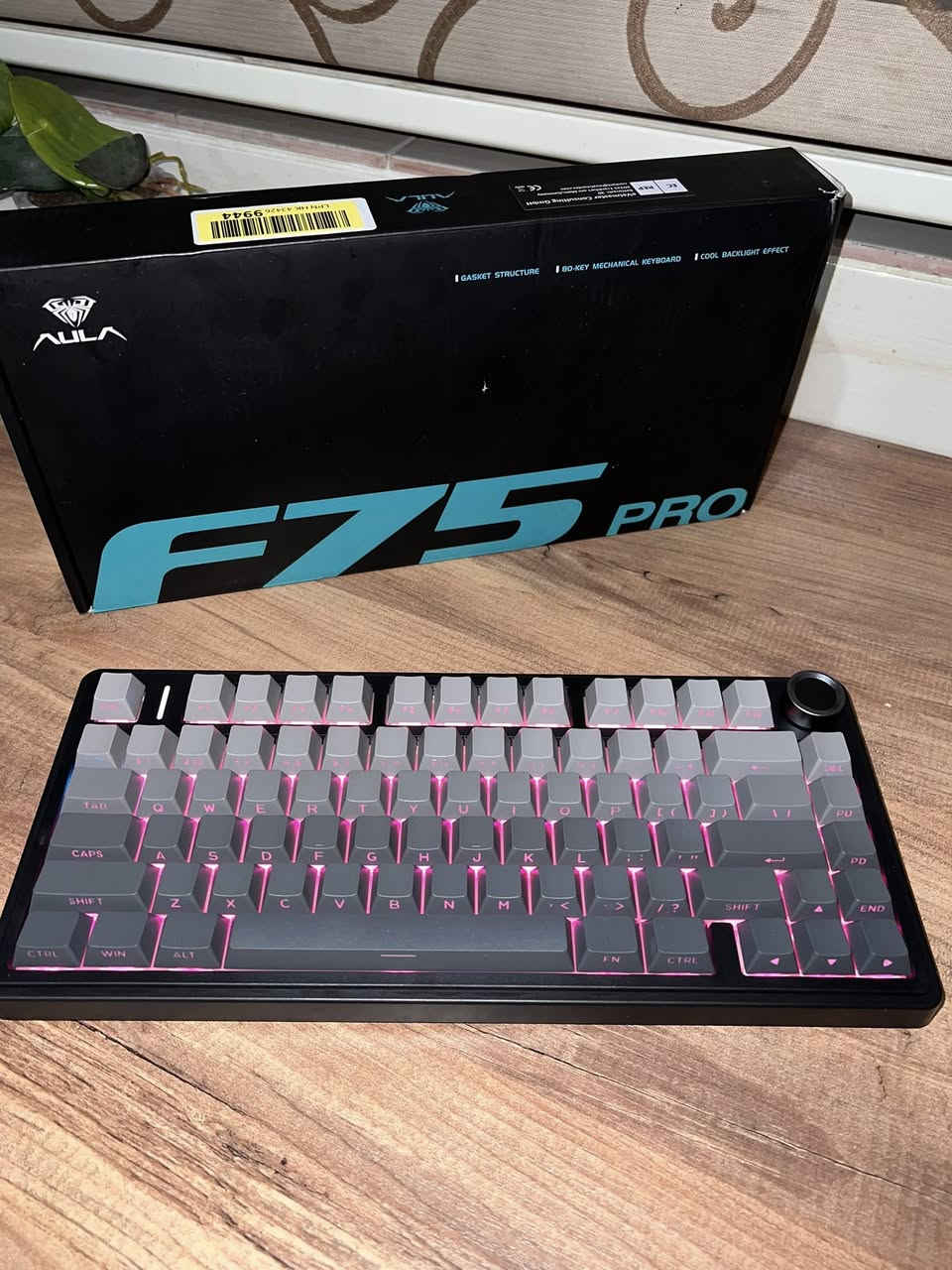 AULA F75 pro
جديد لوك سعر ب ٦٥ الف مع التوصيل قفل 
*********** واتساب ✅
