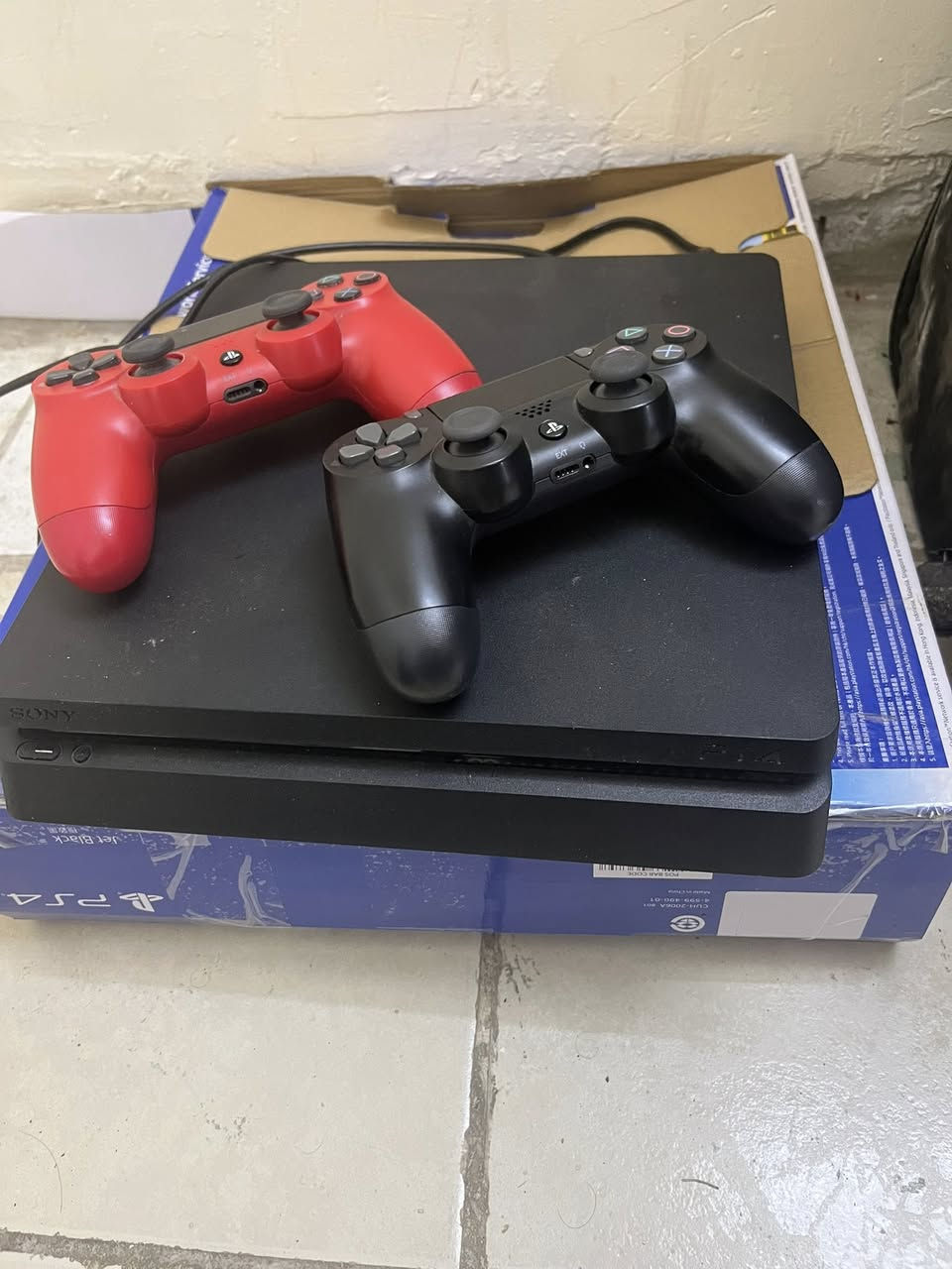 السلام عليكم
متاح بلي ٤  مهكر نظام ١٢.٥

٥٠٠ ذاكرته ب٢٢٥

العنوان بغداد الشعب للاستفسار ***********
