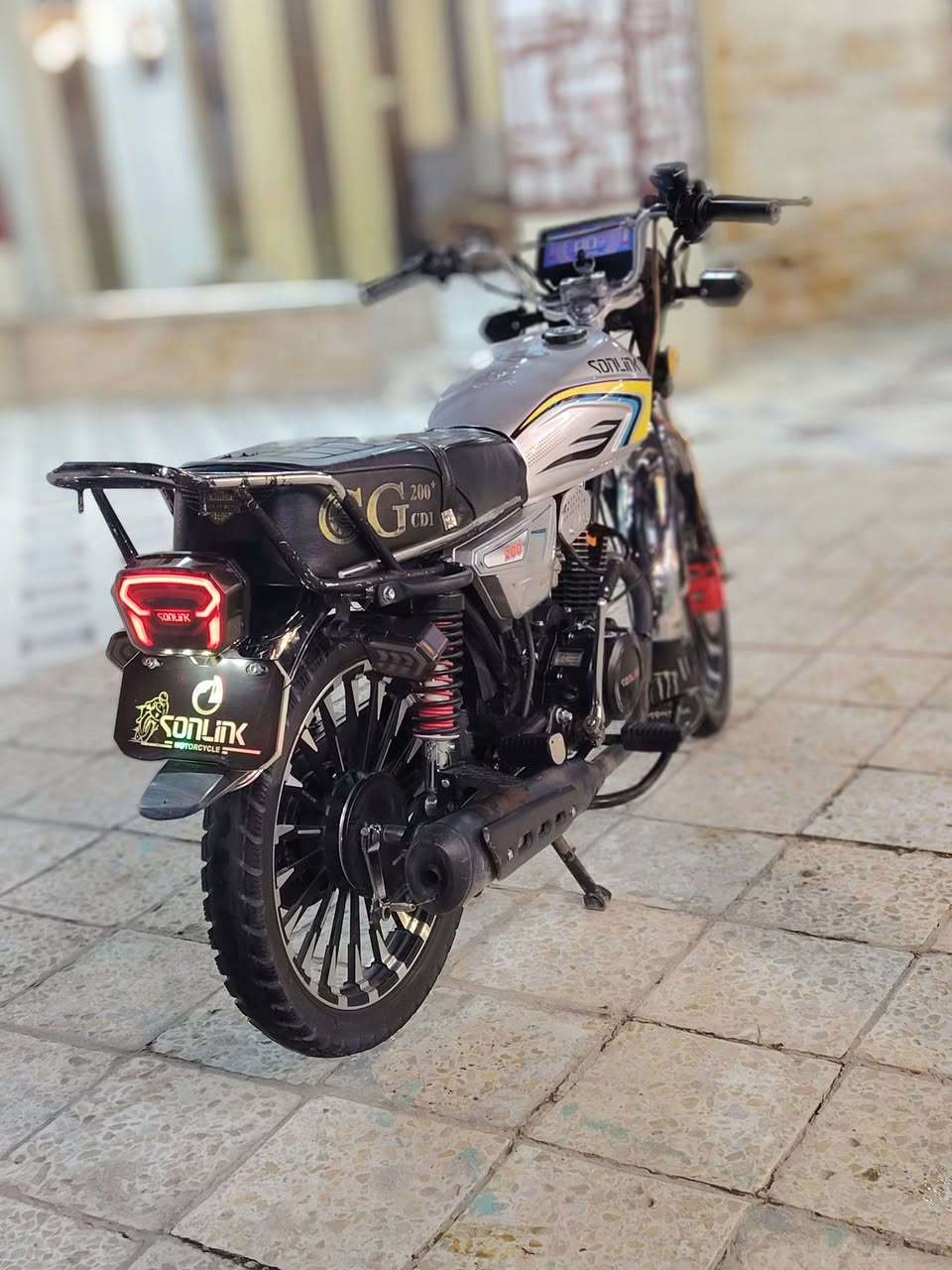 سلام عليكم دراجه سونك موديل 2025 كفاله عامه مكينه 200 ضاغطه وزنجيل دراجه كلشي وأضح كبال عينك مكاني سكندريه الحصوه للاستفسار *********** سعر 825 بيه مجال كلش بسيط
