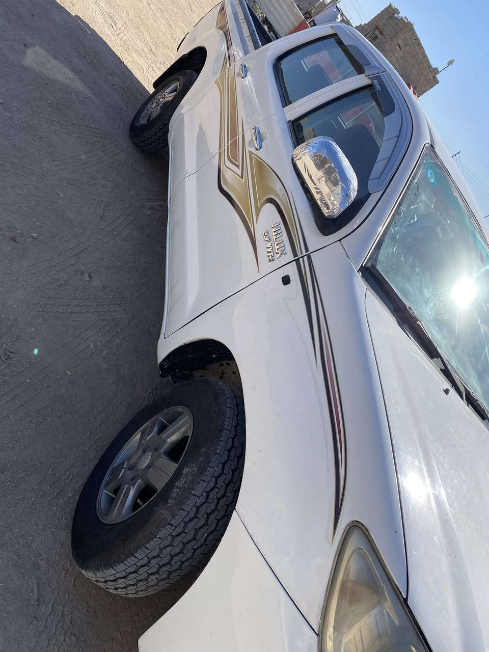 سلام  عليكم  بيك 2006  كفالة عامه بيهه  فخذه مبدله وبيهه صبغ هاذ بصور  الباقي  كفاله عامه  مكينه حلوه  ما تنقص تخم تايررات  العين تحكم عل صور مكاني بصره دير  سعر 115 بيه مجال حق جيه.   رقم تلفون ***********
