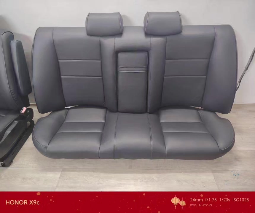 السلام عليكم للبيع كشناتBMW500 بدي قديم ميكانيكي جلد وعمل درجة أولى السعر 350 مكاني بغداد الحرية ***********
