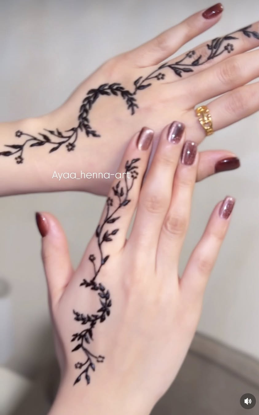 هلو بنات  هذا شغلي رسم حنة  الحنة مالتي اصليه تطول ١٠ ايام. والاسعار من خمسه وفوك حسب النقشه. والثباتيه والسواد فاحم وهذا حسابي انستا  اضغطو ع الرابط يطلع بيه كل شغلي 

https://www.instagram.com/ayaa_henna_art?igsh=MXN6Mm1kc2UxNjhlZQ==


**إذا كنت صاحب هذا الإعلان وتريد حذفه لأي سبب، رجاءا أرسل رسالة إلى الدعم الفني**