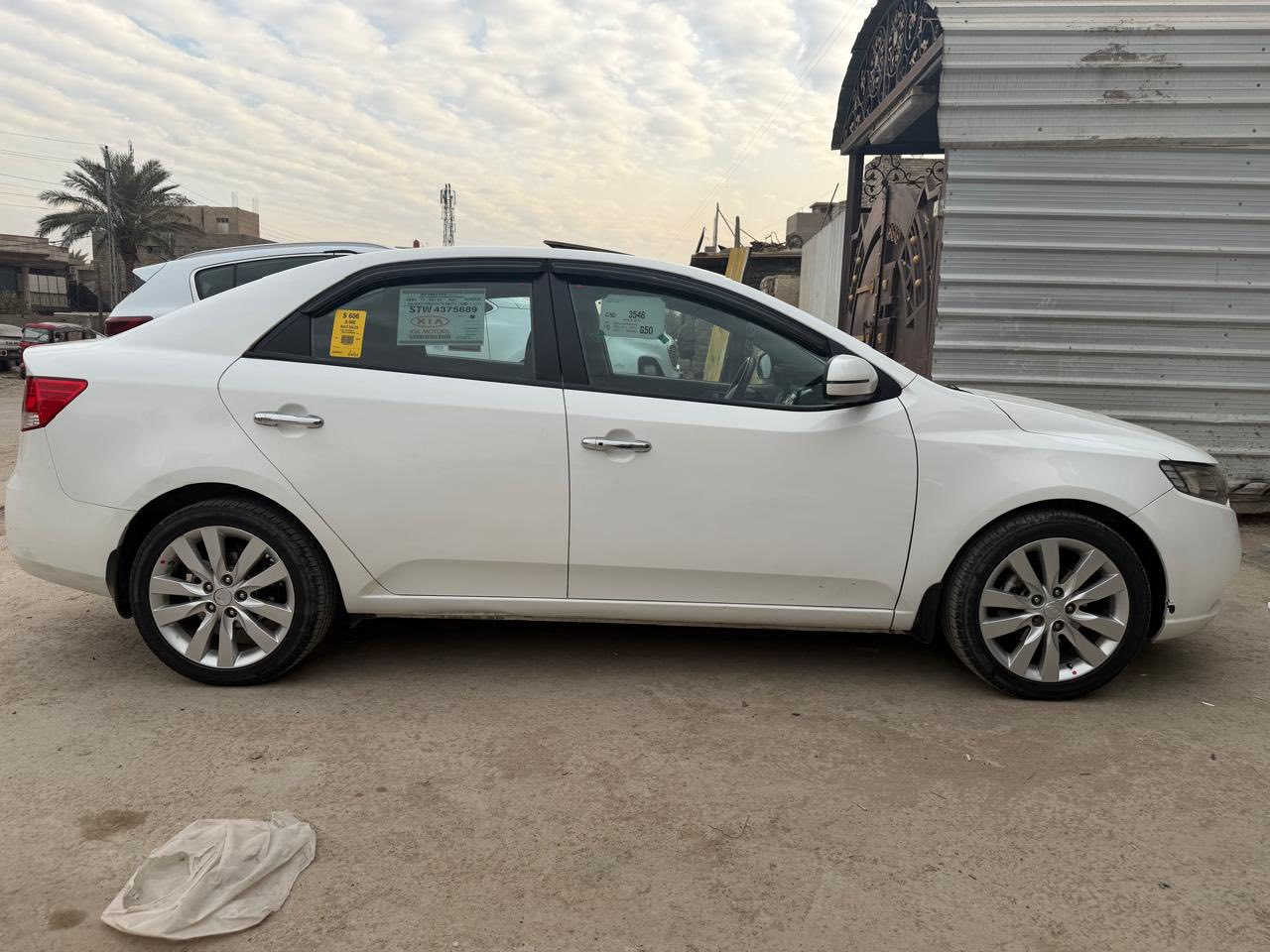 كيا سيراتو 2011 فول مواصفات خليجية كفالة عامة من الصبغ حتى الدعاميات ما عدا بيها صبغ بالباب الخلفي على كد شبر محرك وكير كفالة عامة حجم المحرك 1600 تبريد ثلج تخم تاير جديد صدر جديد سيارة جاهزة من كلشي سنوية وهزة جديدة تحويل ثاني يوم رقم سليمانية السعر 108 وبيها مجال بسيط مكاني بغداد الدورة ابو الطيارة الاتصال ***********
