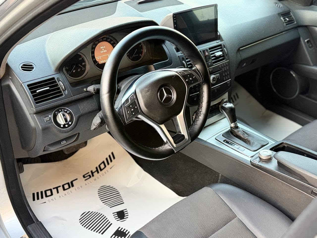 Mercedes C180 __ 2009 ___  125km
أعلى فئة كماليات استيراد 
راشة أجزاء بسيطه بسبب الشحن _____
صيانات منتظمة فى مركز متخصص بالفواتير...
رخصة مصر الجديدة بدون توكيلات...
المعاينة مصر الجديدة 
0100/986/7472 القاهرة, مصر


**إذا كنت صاحب هذا الإعلان وتريد حذفه لأي سبب، رجاءا أرسل رسالة إلى الدعم الفني**