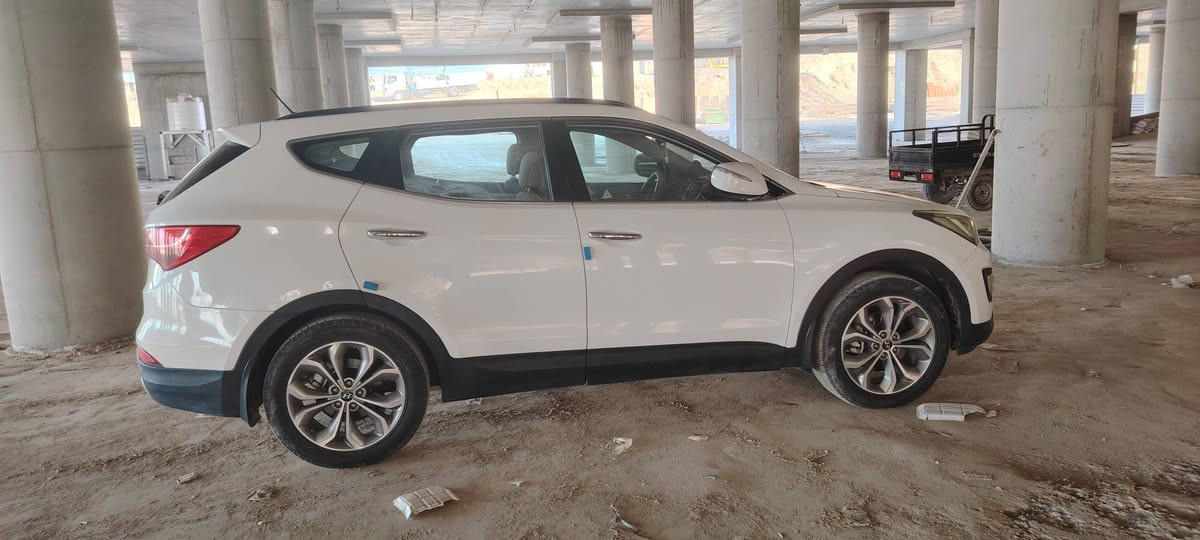 السلام عليكم 
سنتافي 14 مكفوله بيه شويه صبغ باب خلفيه 
رقم اربيل دولي كير مكينه تبريد حداديه تخم تاير مكفول تريد وكاله او تحويل جاهز مكاني نجف 
*********** النجف, العراق
