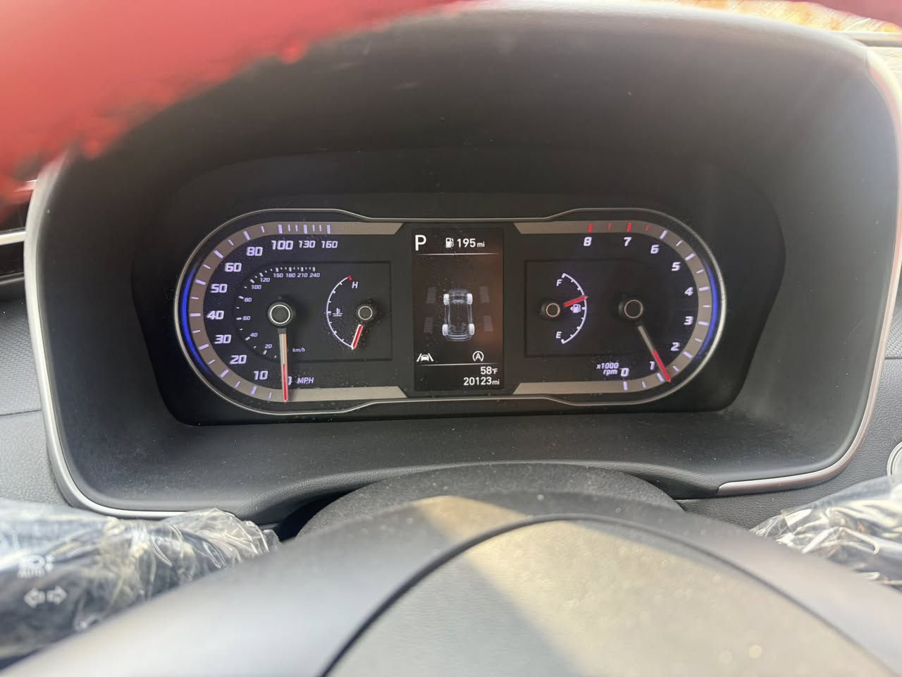 سلام عليكم 
توسان وارد امريكي. 
موديل. 23
فول مواصفات كلشي البالك
عده الفتحه / بنراما 
حادث بس الصندوك كد شبر مصلح 
درجه اولى 
مكفوله عده  طخه
رقم بغداد ابسمي تحويل ثاني يوم
اني مستوردها   بدون ايرباك باقي سياره كله مكفوله ليبل واحد حتى بك لايت نفسه مالته موجود جديده بكل معنى الكلمه وبل عافيه على الي ياخذه مال جناي وبدون اي دواخل فقط قبق جنطه شرط فحص موصفات بصمه جنطه كهرباء كراسي كهرباء تحديد مسار نقطه عمياء تشغيل عن بعد كار بلي اوتو بارك قياده ذاتيه توقف عند الطورئ حساسات  رادرات تحكم استيرن  سايد بريك دكمه وبعد بيه موصفات هواي سياره كله على وضع شركه مامفتوح بيه برغ
السعر. 190 $
للتواصل. *********** / وتساب 
مكان السياره / بغداد / مدينه الصدر
