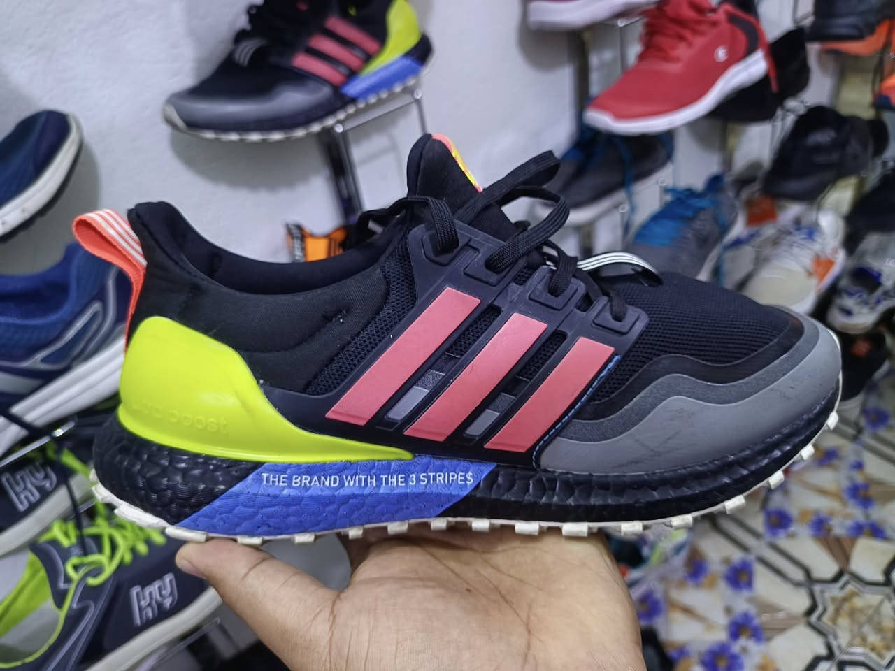 ترانشوز باله رياضي ماركات
العنوان الماجديه شارع الملعب 
قرب السوق محل ابوذر 
***********
