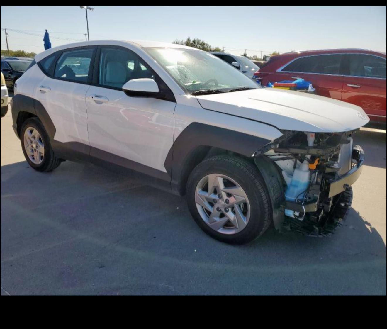 كونا 2025 
نص مواصفات 
ماشية 3000 mi 
السياره بالحره  عمان 
ترهم كتاب شهداء 
حادثهة موضح بالصور وغراضها اجتي وياهة 
بدون ايرباك 
بصمه 
شاشة متصل 
داخل ابيض ملكي 
*********** 
متوفر واتساب
