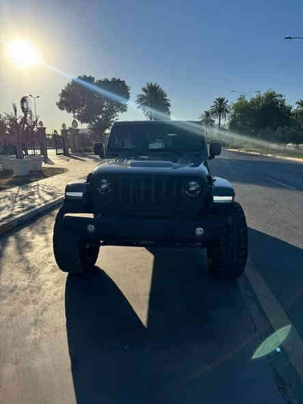 السلام عليكم ورحمة الله وبركاته 
للبيع جيب رانگلـر (صـحاري)
محرك السيارة 6 سلندر 
موديل (2023) 
ماشيه 2000 km بمعنى ( زيرو )
دخول جديد ( بدون رقم )
تترقم بغداد 
الحادث كما موضح بالصورة 
ملاحظة مُهمة "
السيارة صبُغ عام ، ( جمالية فقط)
السعر 32$
بغداد حي الجهاد او الحارثية
***********
