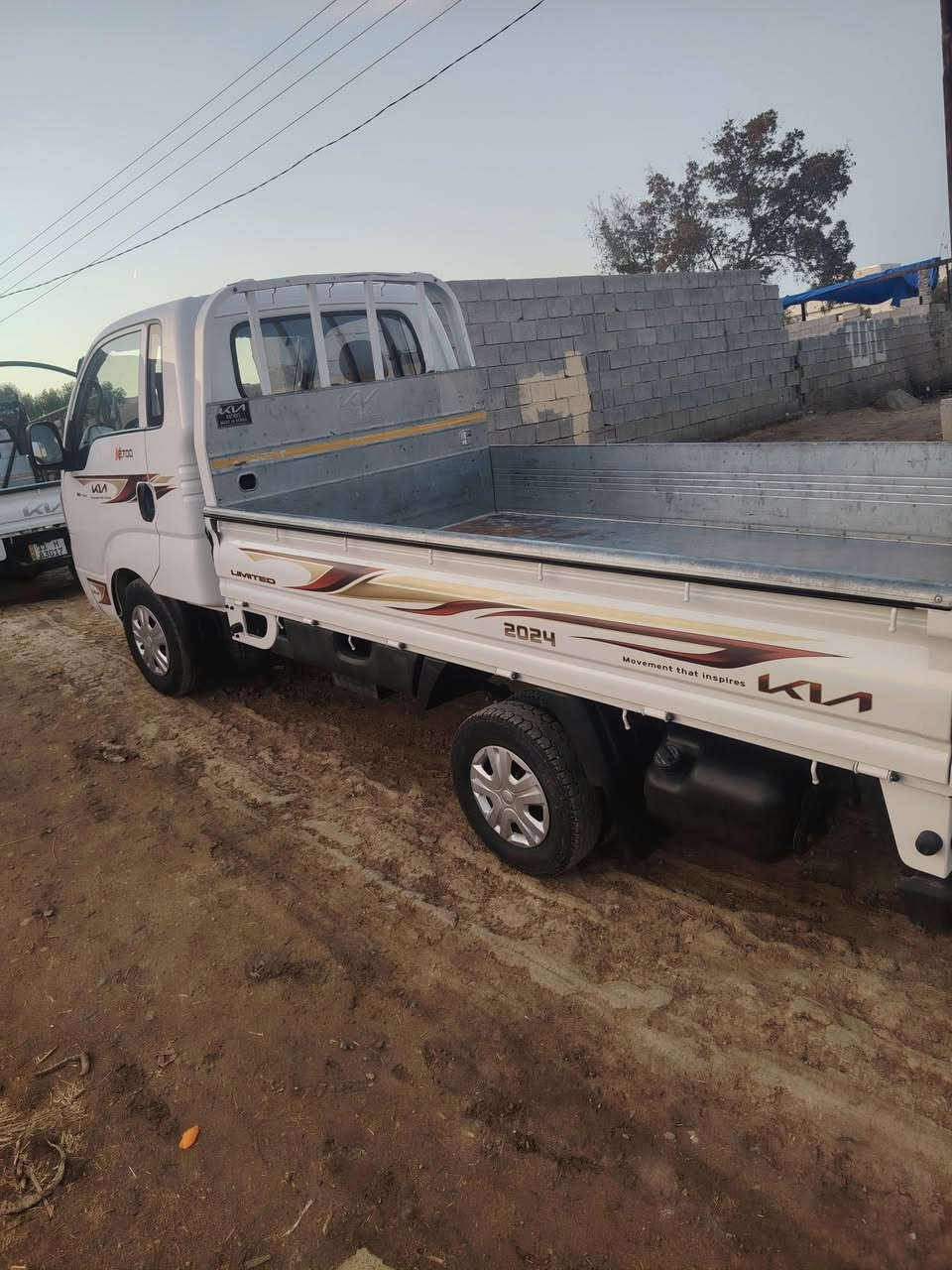 سلام عليكم كيه 24السياره جديده ماشيه60مكان السياره واسط الصويره ***********
