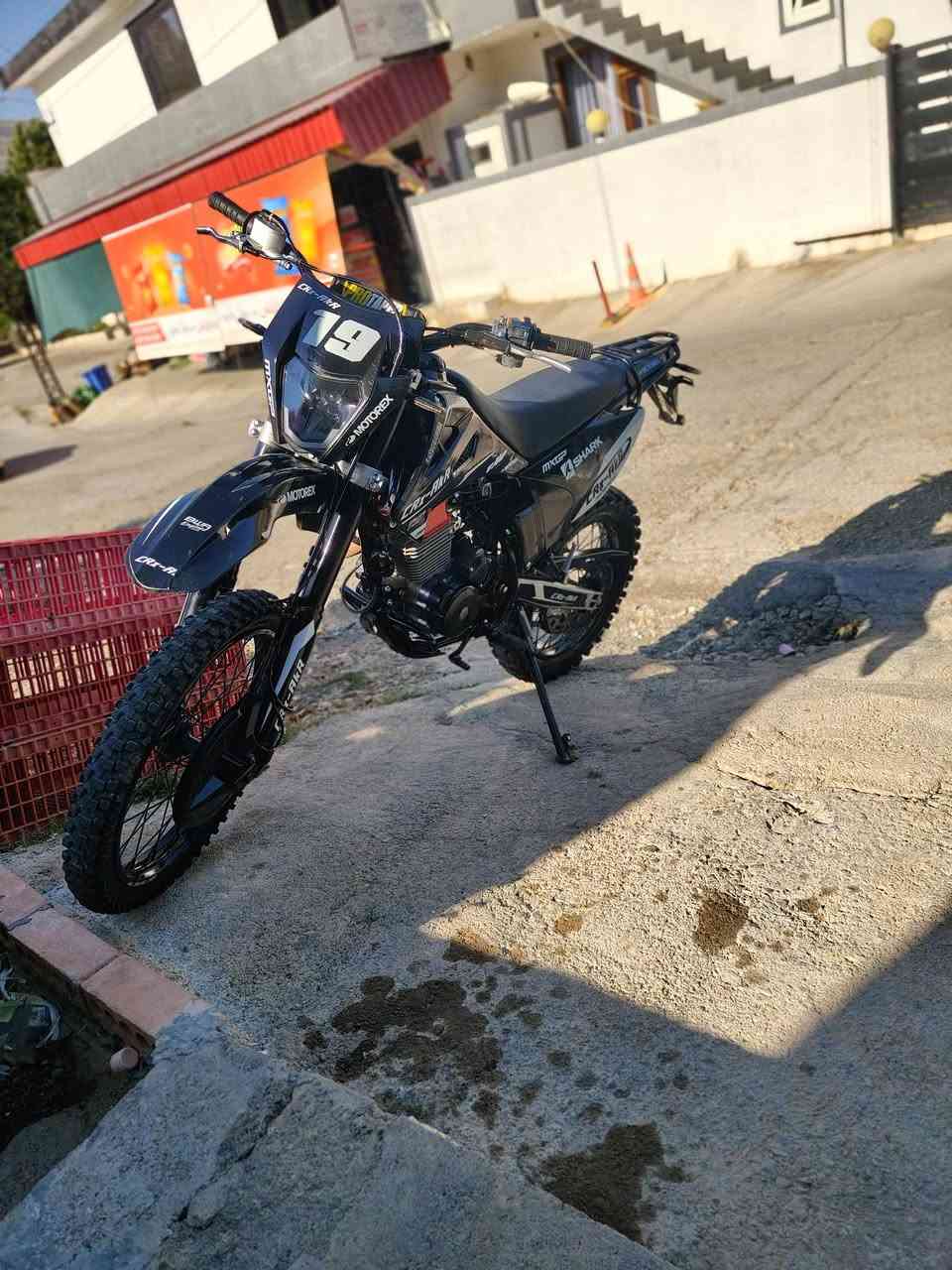سڵاو هاوڕێیان ئەم ماتۆڕە بۆ فرۆشتن AKR-CRX 2025 بێعەیبە مەکینە کەپس گشت گیانی مه زبوتە شوێن سەرگەڵوو سعر 8.5      ***********
