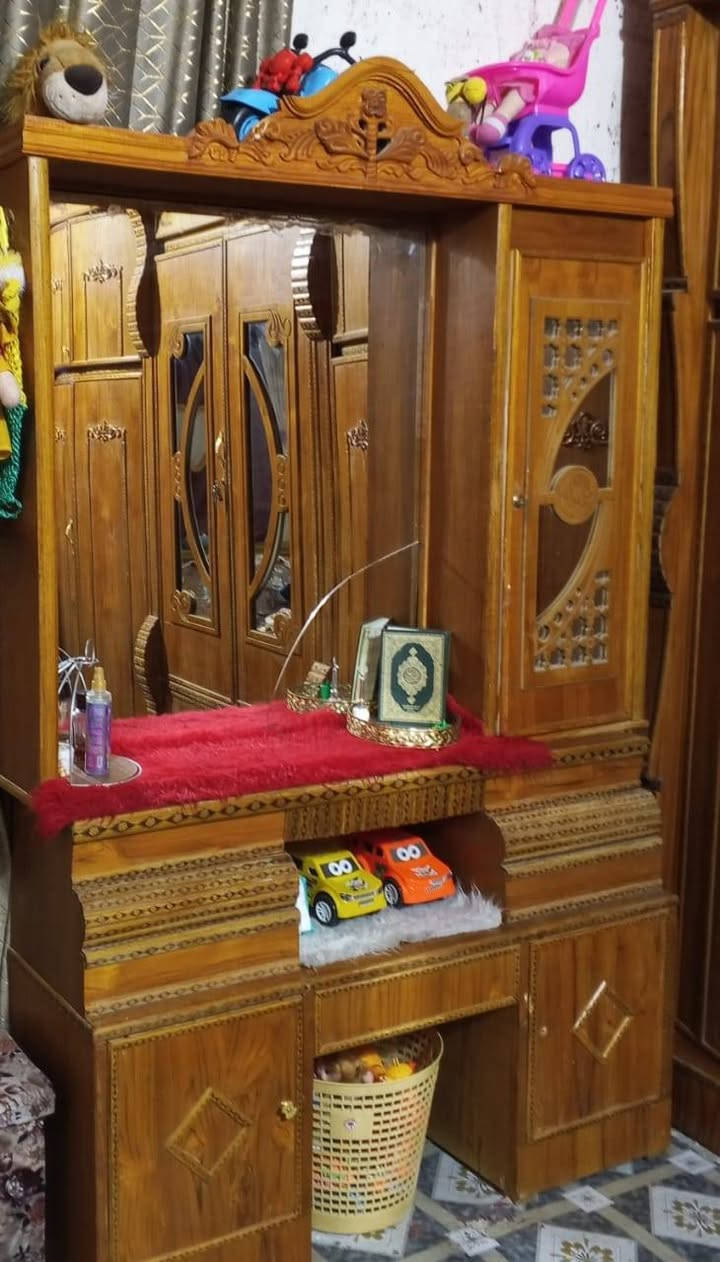 السلام عليكم 
غرفه خشب للبيع العنوان كربلاء 
طريق طويريج السعر 750
***********
