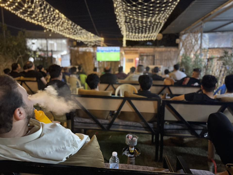 كوفي مميز للبيع في موقع حيوي جداً  
📍 كوفة / حي المتنبي / كوفة لاند

سبب البيع: عدم التفرغ 

الكوفي مرتب وكامل وجاهز للشغل مباشرة بدون أي نقص، ويحتوي على:
☕ جلسات مريحة ومرتبة  
🎲 ميز دومنه  ١٠
🎱 اليارد عدد ٢  
🎮 بلي عدد ٢  
📺 شاشات عدد ٣  
مساحة ٦٠٠ متر

مكان معروف ومناسب جداً للشباب والجلسات اليومية، وفرصة ممتازة لشخص يريد مشروع جاهز وشغال من أول يوم ✨

للاستفسار والتفاصيل:
📞 0781705209


**إذا كنت صاحب هذا الإعلان وتريد حذفه لأي سبب، رجاءا أرسل رسالة إلى الدعم الفني**