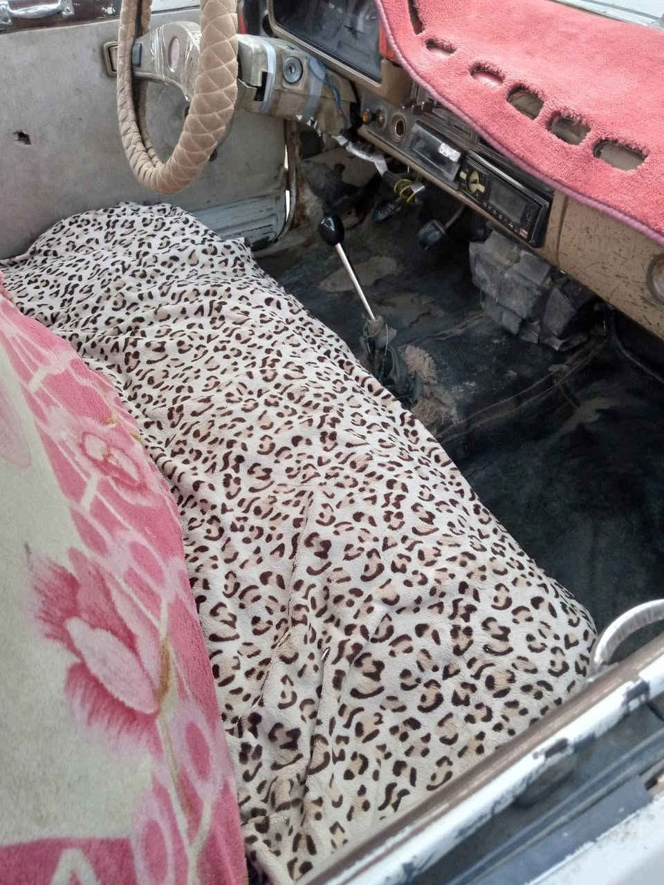 بيكم 80 للبيع شرط التحويل والوكالة من الوكيل السنوية بيضة قديم محرك بشرط اكسل بشرط الشاصي شوية بجهة اليسار بي خياس والكير شوية يطلع صوت السيارة جاهز مال شغل نكرة سلف شرط مابي كاربون السعر 13  وبي مجال العنوان الموصل سهل نينوى 
***********
***********
